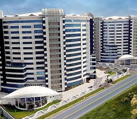 7 Star Weekend Studio At Rajhans Belliza By Global Hospitality Surate Exterior foto