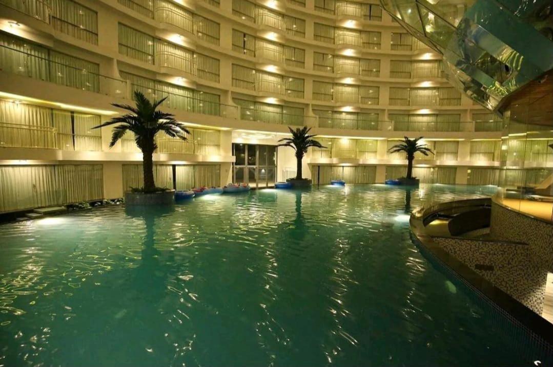 7 Star Weekend Studio At Rajhans Belliza By Global Hospitality Surate Exterior foto